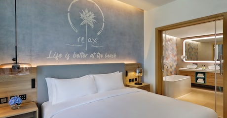 Room Suite à une chambre avec vue sur la mer et balcon